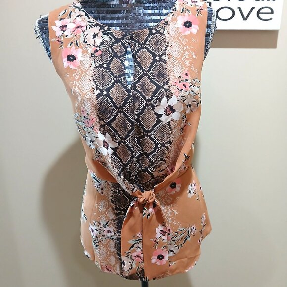 Sleeveless Top - Picture 1 of 12